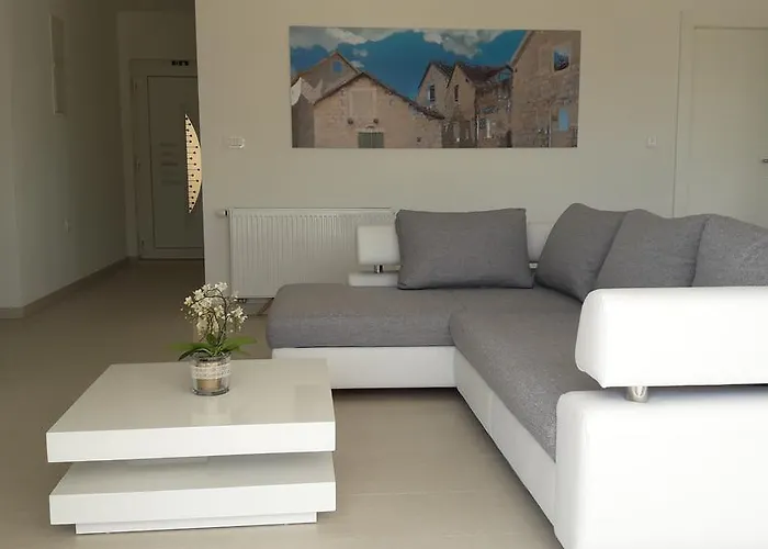 Villa-apartments Karmel *