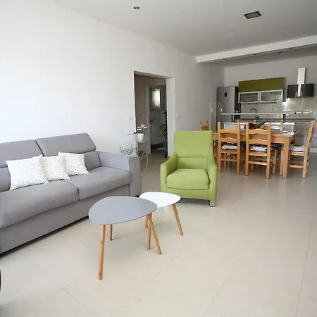 Villa-apartments Karmel *