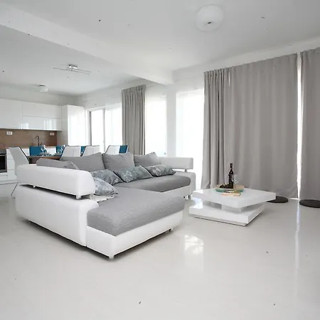 Villa-apartments Karmel Kastela
