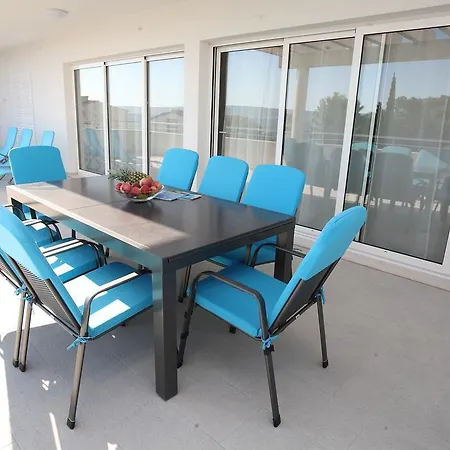 Appartement Villa-apartments Karmel Kaštela